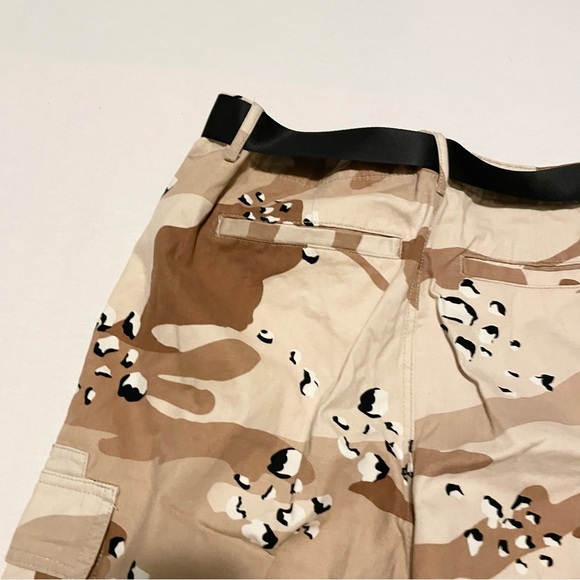 Forever 21 Womens Camo Pants Size 1X - Picture 14 of 16